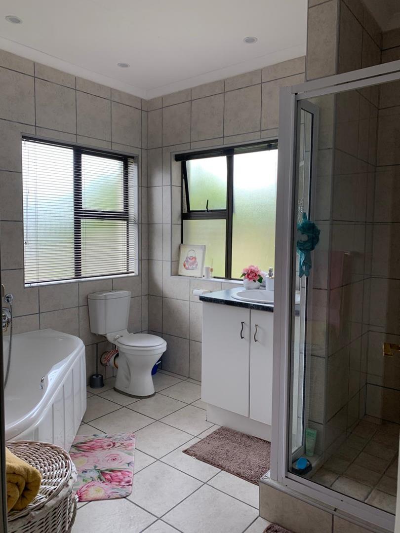 To Let 3 Bedroom Property for Rent in Mossel Bay Golf Estate Western Cape